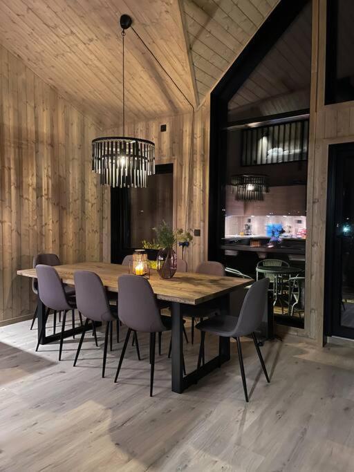 Skaidi Logde- Near Salomon River And Golf Course Apartment แฮมเมอร์เฟสต์ ภายนอก รูปภาพ